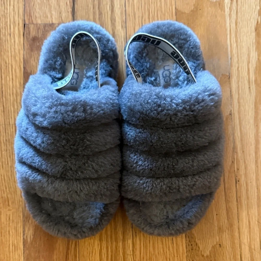UGG sz 13 Shearling Kids Cozy Gray Slippers great pre owned condition